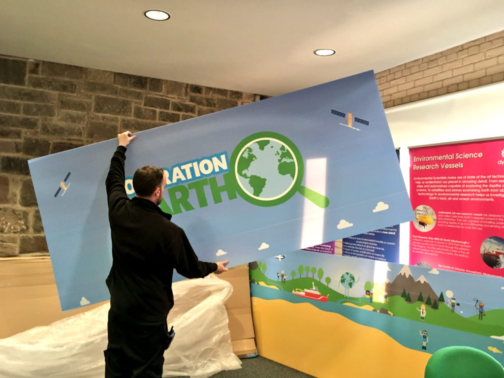Op_earth_exhibition